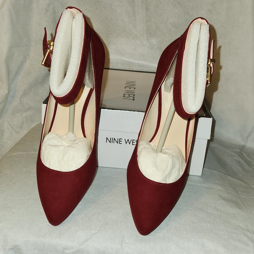 Pumps - Picture 3 of 6